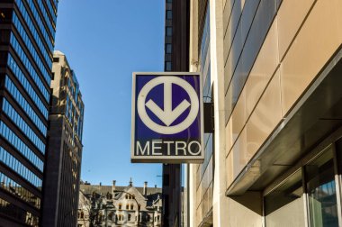 Metro transit işareti merkezinde Montreal, Kanada