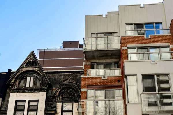 Dure Oude Nieuwe Huizen Met Grote Ramen Montreal Downtown Canada — Stockfoto