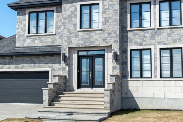 Casa Lujo Montreal Canadá Contra Cielo Azul — Foto de Stock