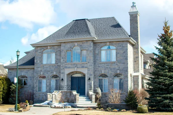 Casa Luxo Montreal Canadá Contra Céu Azul — Fotografia de Stock