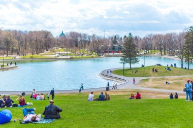 Montreal, Kanada - 5 Mayıs 2018: Beaver Gölü - Mount Royal Park, Montreal, Quebec, Kanada (Lac des jantlar - Parc Mont Royal, Montral, Qubec, Amerika Birleşik Devletleri)