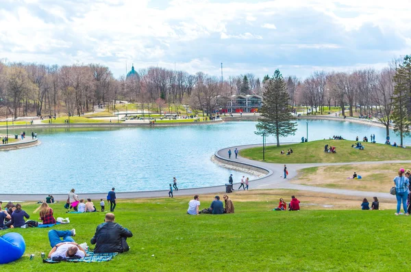 Montreal, Kanada - 5 Mayıs 2018: Beaver Gölü - Mount Royal Park, Montreal, Quebec, Kanada (Lac des jantlar - Parc Mont Royal, Montral, Qubec, Amerika Birleşik Devletleri)