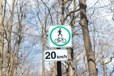 Bisiklet ve yaya izin verilen oturum açma Mont-royal park, Montreal, Canada