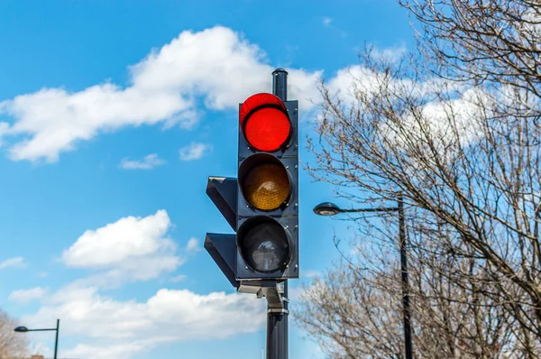 Traffic Light Front Sky Montreal Downtown Red Light — Stock Photo, Image