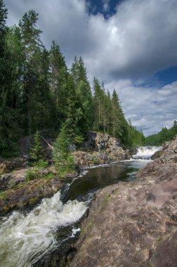 Kivach şelale. Karelya. Temmuz 2013. 