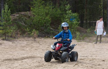 Off-road yarış. Girvas 22/07/2017. SUV, cip, ATV. Yaz, kum.