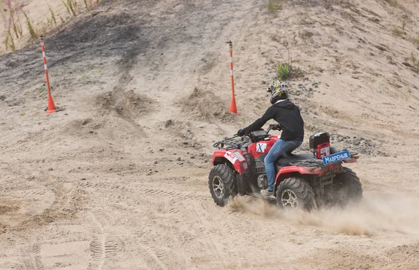  22.07.2017. off-road yarış. Girvas 22/07/2017. SUV, cip, ATV. Yaz, kum.