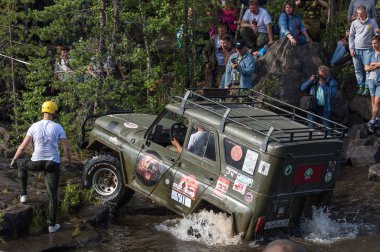 22.07.2017. off-road yarış. Girvas 22/07/2017. SUV, cip, ATV. Yaz, kum.