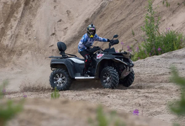22.07.2017. off-road yarış. Girvas 22/07/2017. SUV, cip, ATV. Yaz, kum.