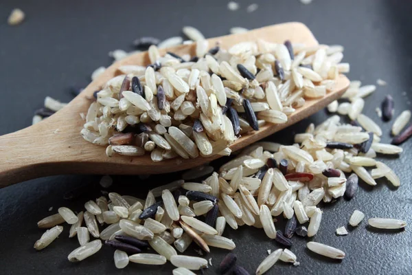 pirinç berry ve kaşık