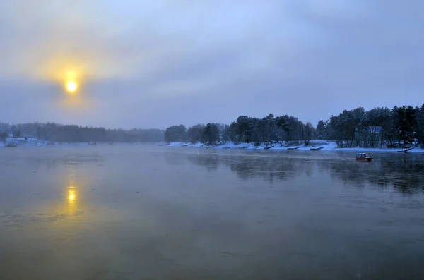 Hermoso paisaje helado de invierno . — Foto de Stock