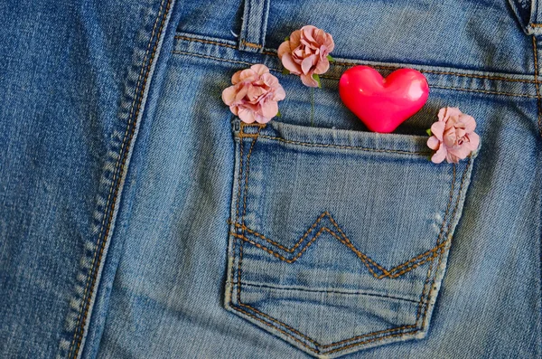 Кишенькові джинси любов картка — стокове фото
