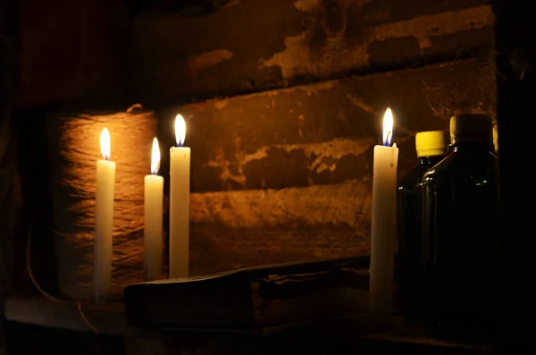 Auf Dunklem Hintergrund Brennt Eine Kerze Raum Für Text — Stockfoto
