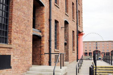 Liverpool, İngiltere 'deki Albert Rıhtım binaları ve depoları