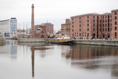 Liverpool, İngiltere 'deki Albert Rıhtım binaları ve depoları