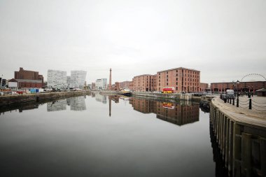 Liverpool, İngiltere 'deki Albert Rıhtım binaları ve depoları