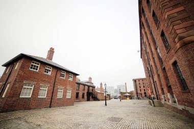 Liverpool, İngiltere 'deki Albert Rıhtım binaları ve depoları