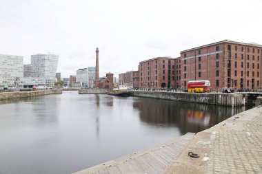 Liverpool, İngiltere 'deki Albert Rıhtım binaları ve depoları