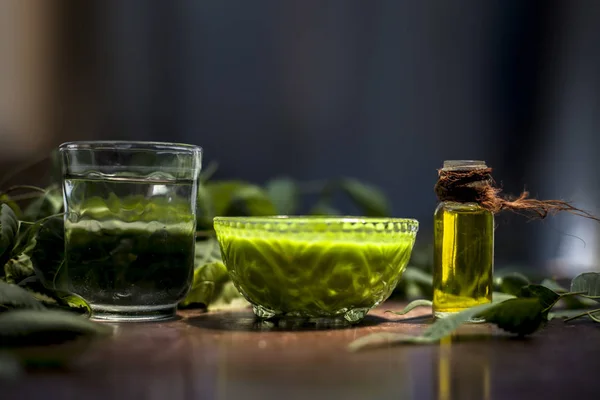 Handmade Indian Nim Cosmetics Table — Stock Photo, Image