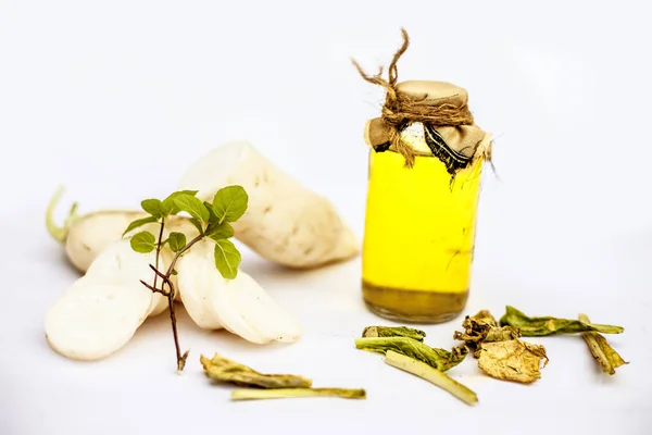 Freshly Sliced Daikon Radish White Radish Its Seed Oil Glass — Stock Photo, Image