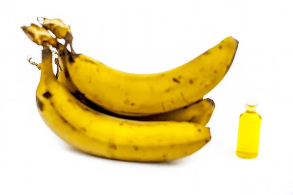 Colpo Ravvicinato Olio Banana Una Bottiglia Vetro Acetato Isoamile Insieme — Foto Stock