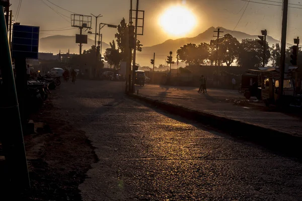 Hora Crepúsculo Tiro Estrada Rural Aldeia Com Sol Cenário Das — Fotografia de Stock