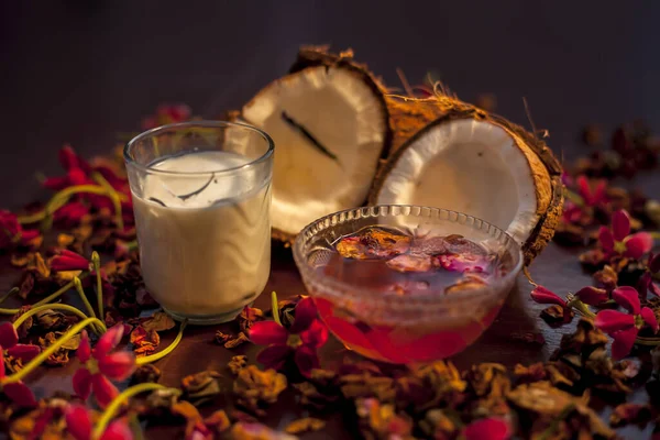 Coconut Milk Face Mask Protection Ultraviolet Rays Brown Colored Surface — Stock Photo, Image