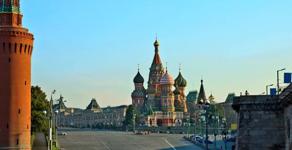 Praça Vermelha, St. Catedral de Basílio, Kremlin, Kremlin de Moscou, Muro do Kremlin — Fotografia de Stock