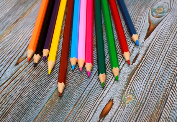 Χρωματιστά μολύβια, μπογιές, δημιουργική, είδη γραφείου — Φωτογραφία Αρχείου