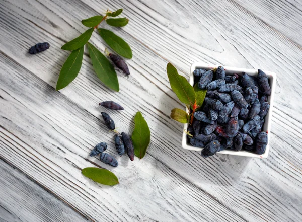 Hanımeli. Olgun çilek Hanımeli, yaz, sağlıklı, tatlı