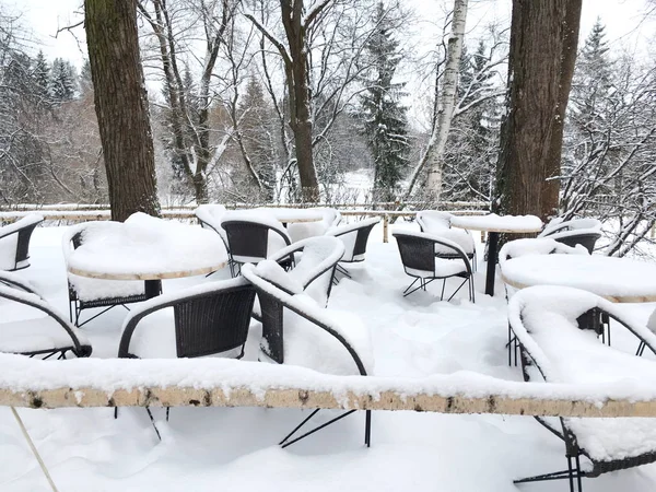 Snöiga café i naturen — Stockfoto