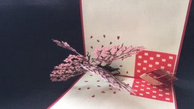 Üç boyutlu tebrik kartları açılışı