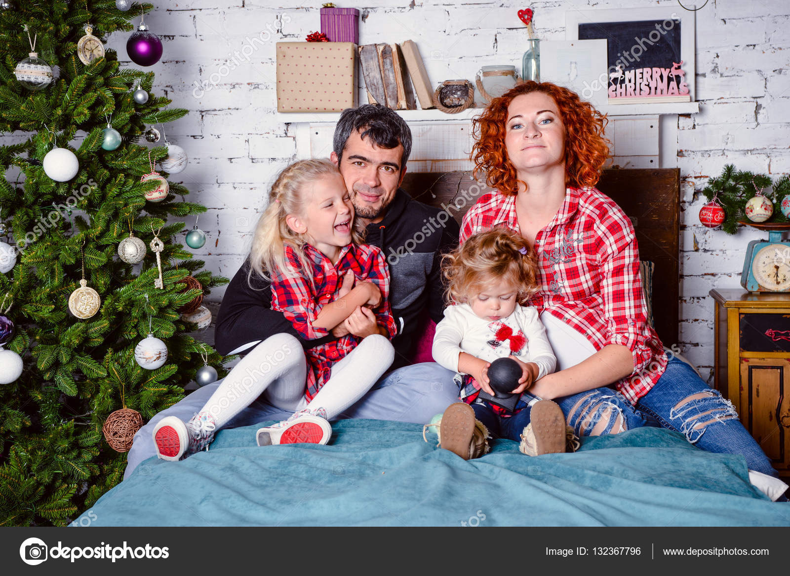 modern family mother father daughter christmas portrait decorated christmas tree cozy atmosphere living room family together christmas celebration - Modern Family Christmas modern family mother father daughter christmas portrait decorated christmas tree cozy atmosphere living room family together christmas celebration - Modern Family Christmas