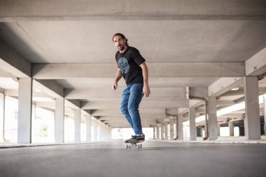 Yeraltı Geçidi profesyonel kaykaycı