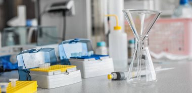 Tıbbi veya bilimsel laboratuvar ekipmanları