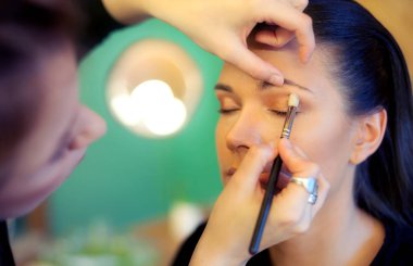 uygulama göz farı makyaj sanatçısı