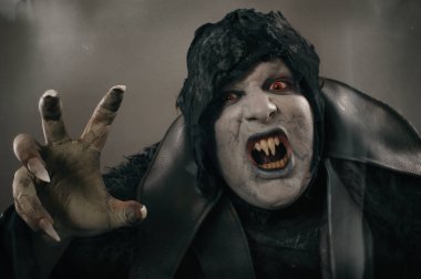 Eski korku mutant vampir büyük korkutucu çivi ile. Ortaçağ f