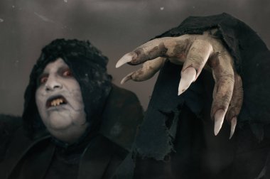 Eski korku mutant vampir büyük korkutucu çivi ile. Ortaçağ f