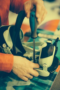Snowboard tamir dükkanı alt ayarlamak bağlamaları
