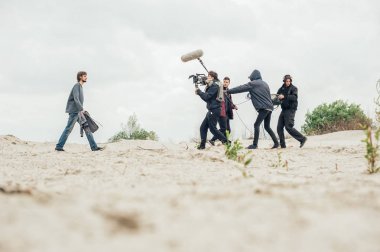 Sahne. Film sahnesi açık filme film ekibi