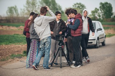 Sahne. Film sahnesi açık filme film ekibi