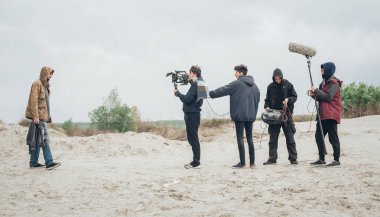 Sahne. Film sahnesi açık filme film ekibi