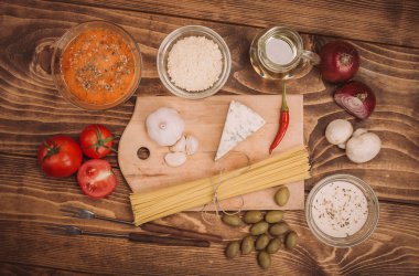 Gıda katkı maddeleri makarna üzerine Ahşap mutfak Pano hazırlama