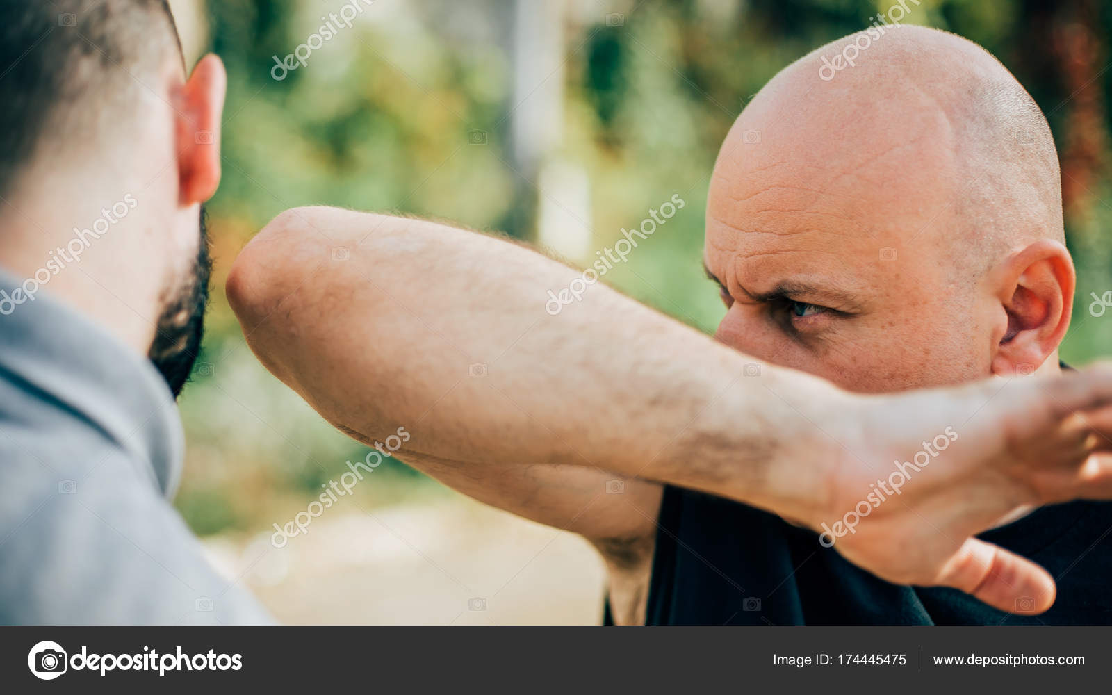Street Fight One Man Fight With Other Street Fighting Stock Photo Image By C Guruxox