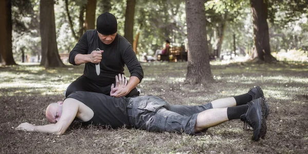 Lameco Astig Combatives instructor demuestra ataque cuchillo dis — Foto de Stock