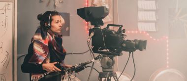 Sahne. Kadın kameraman çekim film sahne ile geldi