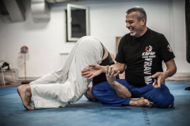 Usta Avi Nardia Bıçak Tehdit Savunma Teknolojisini açıkladı