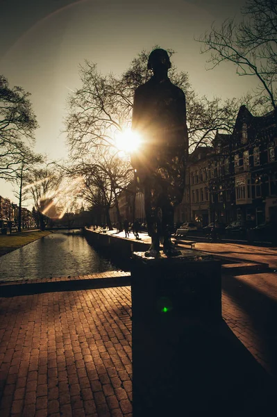 Romantické Podsvícení Město Výhled Ulici Rotterdam Památník Busta Západem Slunce — Stock fotografie