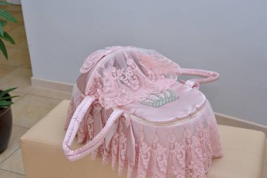 pembe lüks Moses Sepeti