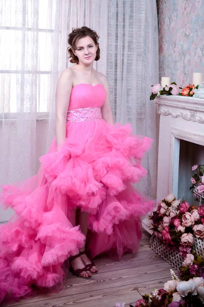Woman Looks Violation Thinking Pink Background Beautiful Woman Portrait Dress — Stock Photo, Image